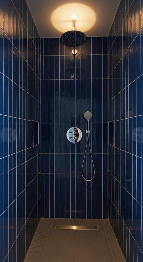 Dark Vertical Tiles With Contrasting Grout